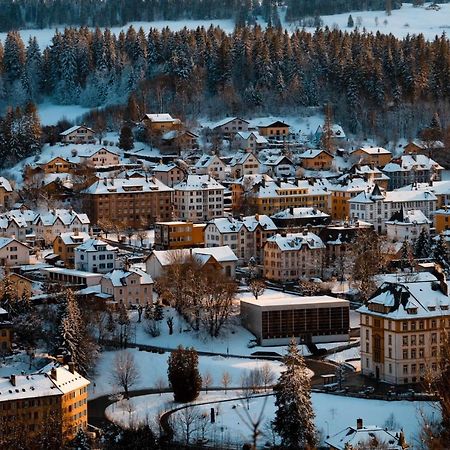 Appartement Douces Heures Avec Parking Couvert Prive Le Locle Zewnętrze zdjęcie