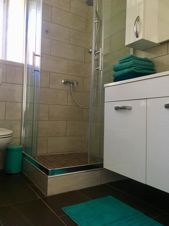 Appartement Douces Heures Avec Parking Couvert Prive Le Locle Zewnętrze zdjęcie