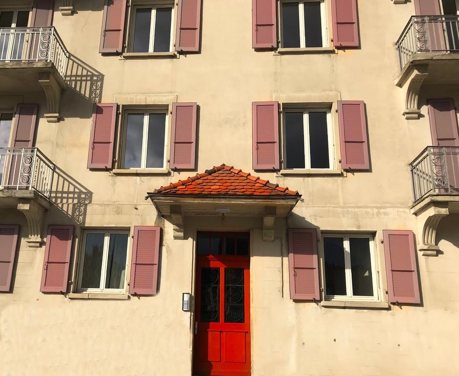 Appartement Douces Heures Avec Parking Couvert Prive Le Locle Zewnętrze zdjęcie
