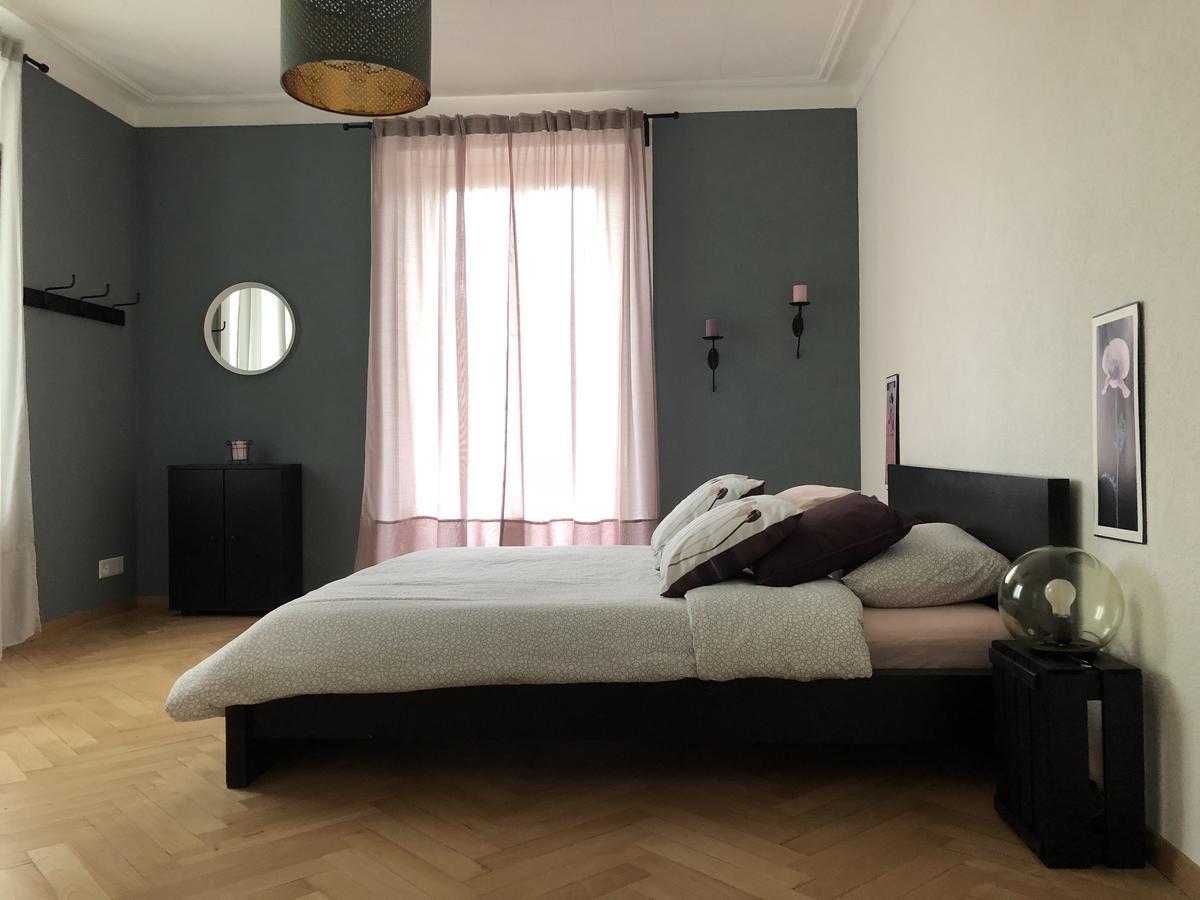Appartement Douces Heures Avec Parking Couvert Prive Le Locle Zewnętrze zdjęcie